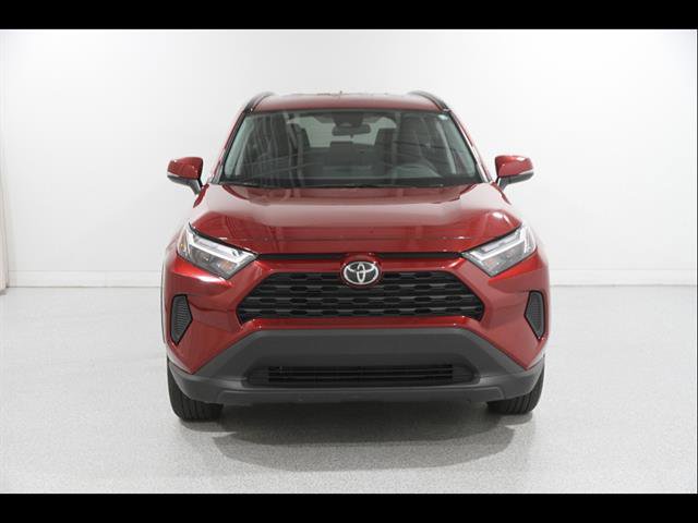 Used 2025 Toyota RAV4 XLE AWD/4WD image 2
