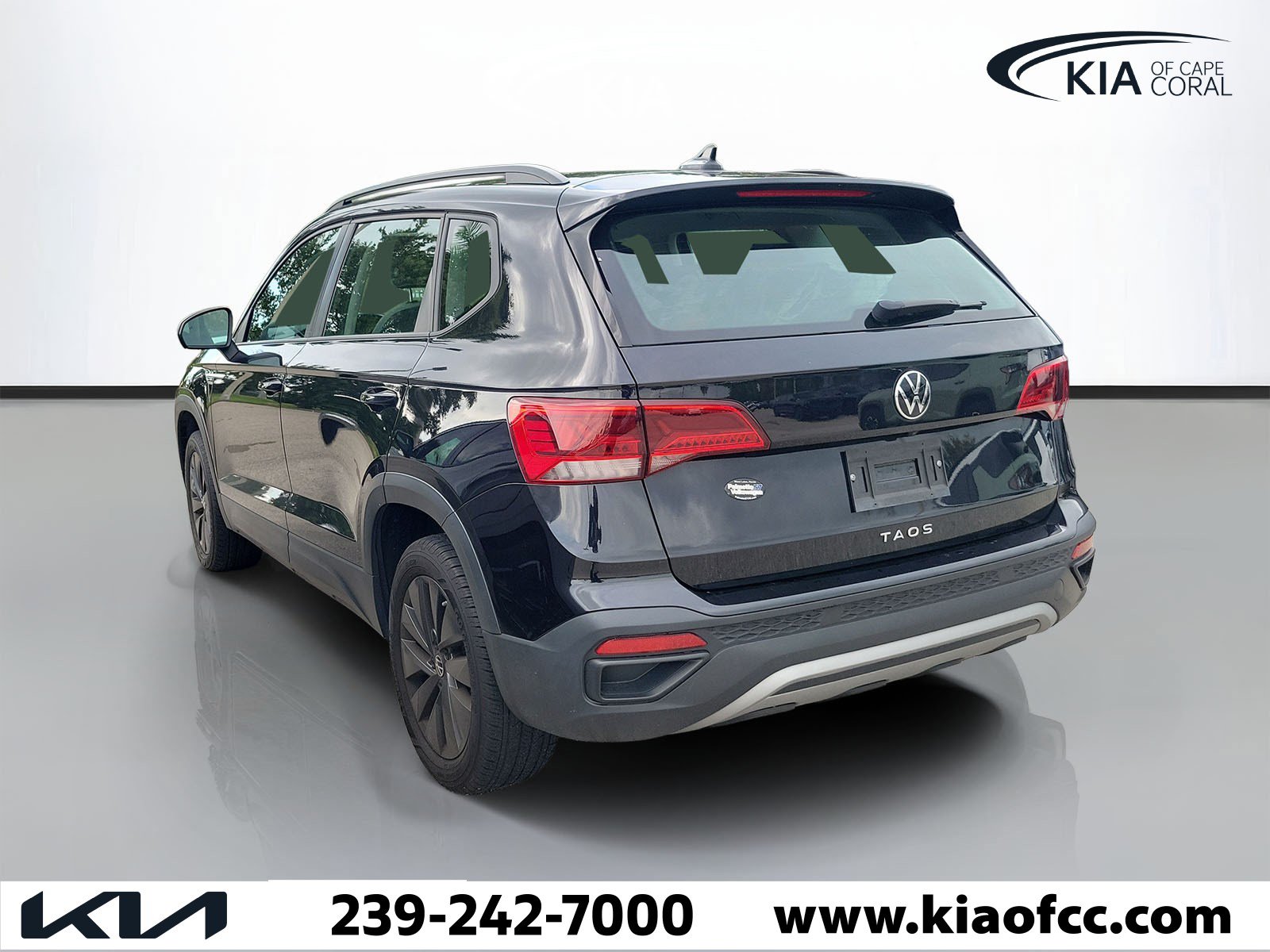 Used 2024 Volkswagen Taos S FWD image 4