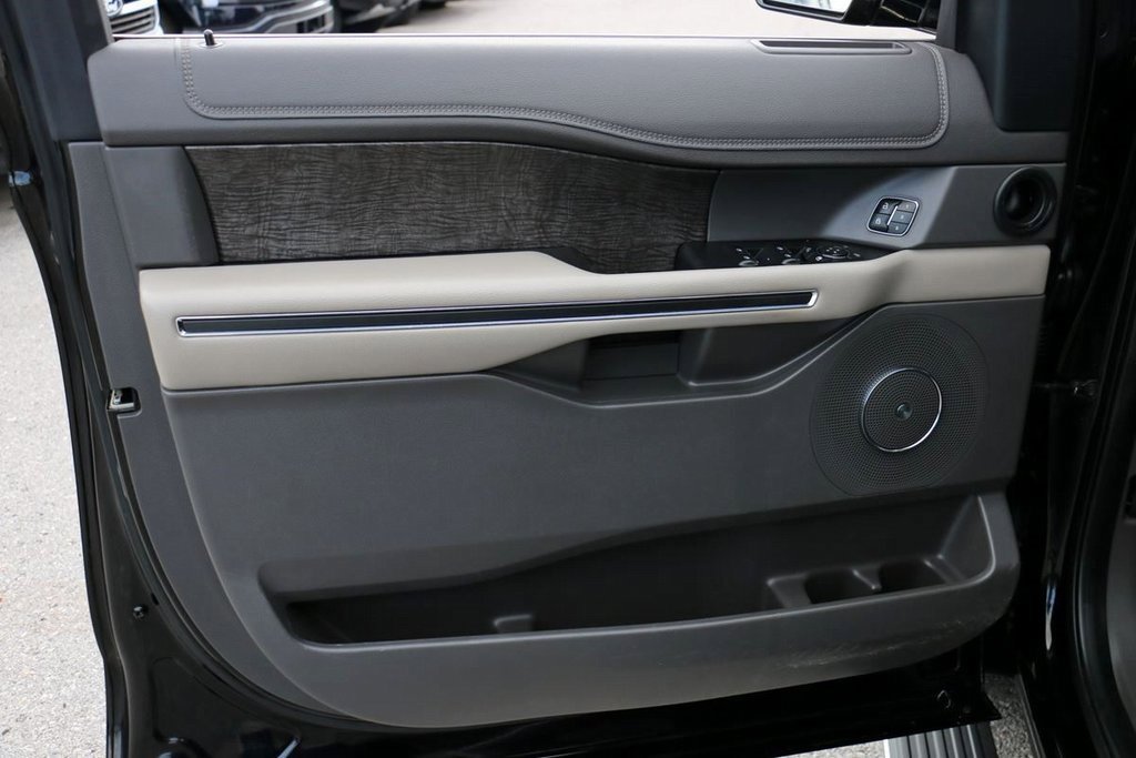 Used 2020 Ford Expedition Max Limited image 15