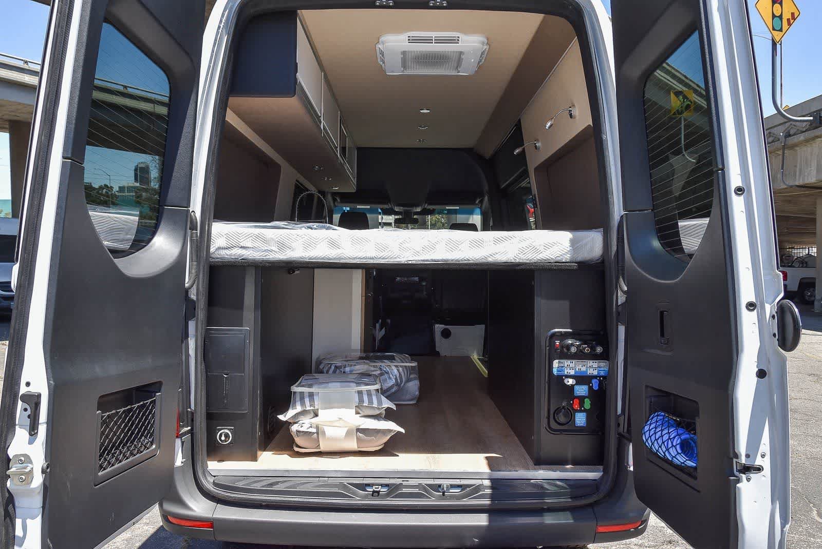 Used 2021 Mercedes-Benz Sprinter 2500 image 11