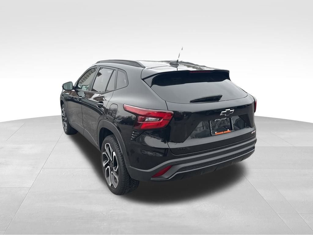 Used 2024 Chevrolet Trax RS w/ Driver Confidence Package image 3