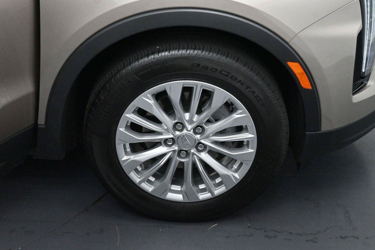 Certified 2024 Cadillac XT4 Luxury w/ Cold Weather Package FWD image 32