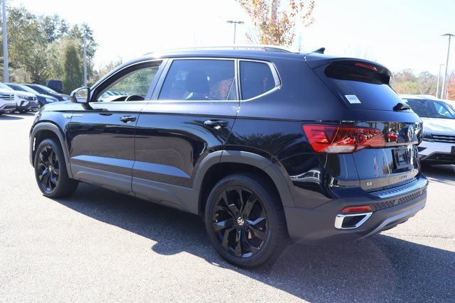 Certified 2023 Volkswagen Taos SE w/ Black Wheel Package image 5