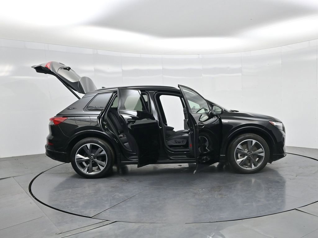 Used 2024 Audi Q4 e-tron Premium Plus w/ Premium Plus AWD/4WD image 30