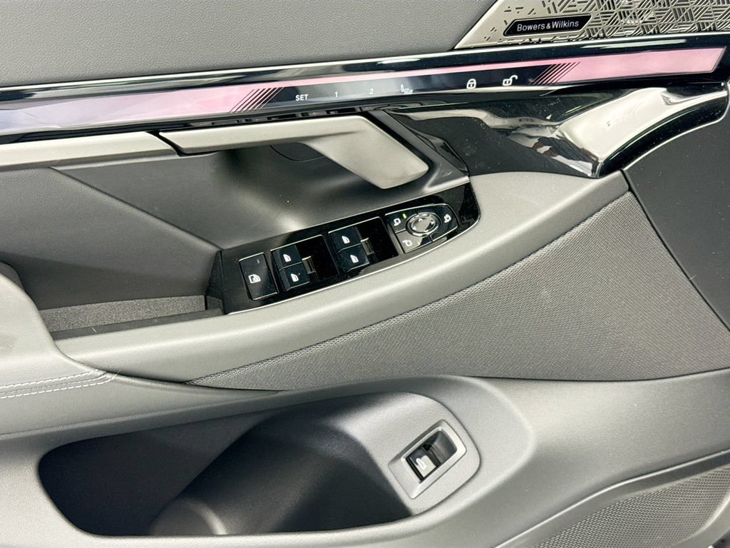 New 2027 BMW 550e xDrive AWD/4WD image 22