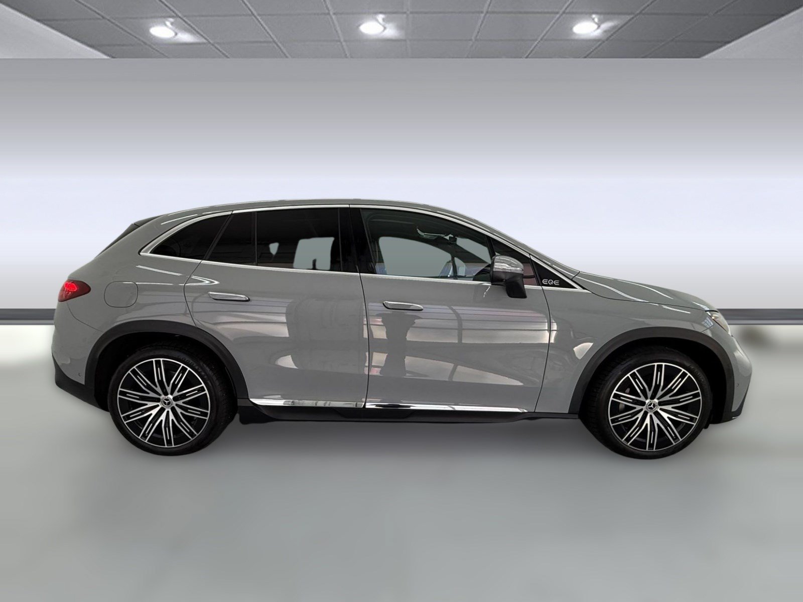 Used 2023 Mercedes-Benz EQE 350+ SUV image 7