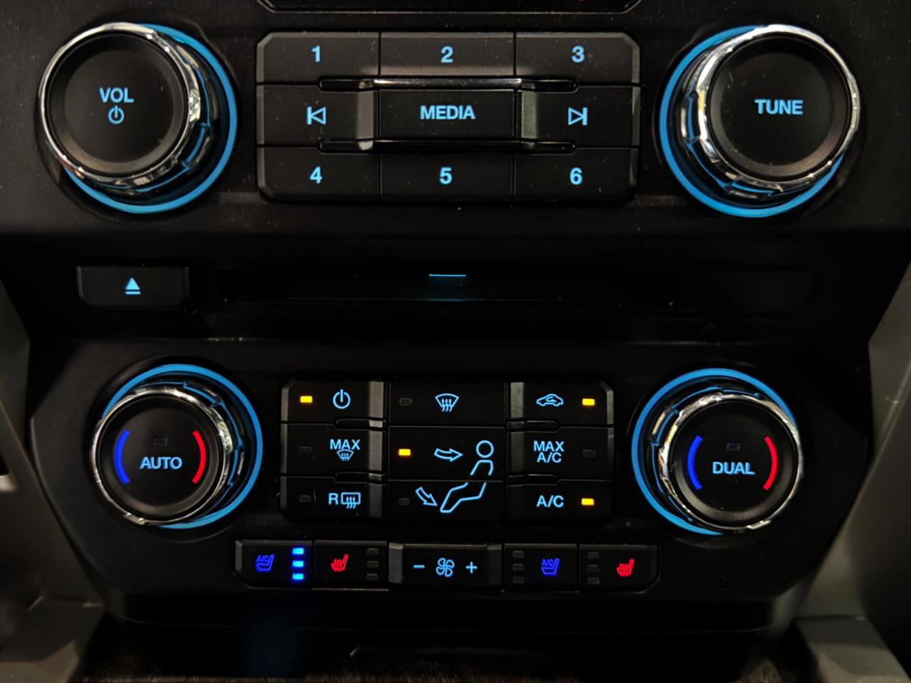 Used 2018 Ford F250 Lariat w/ Lariat Ultimate Package AWD/4WD image 5