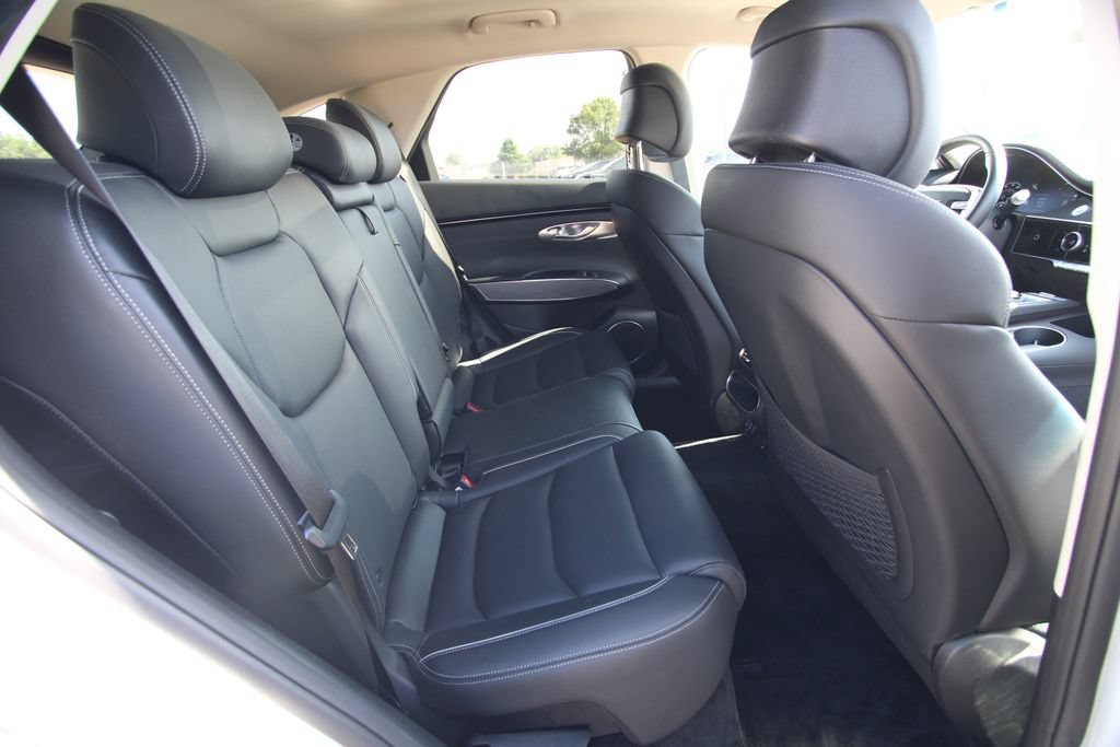Used 2024 Genesis GV70 2.5T w/ Advanced Package AWD/4WD image 9