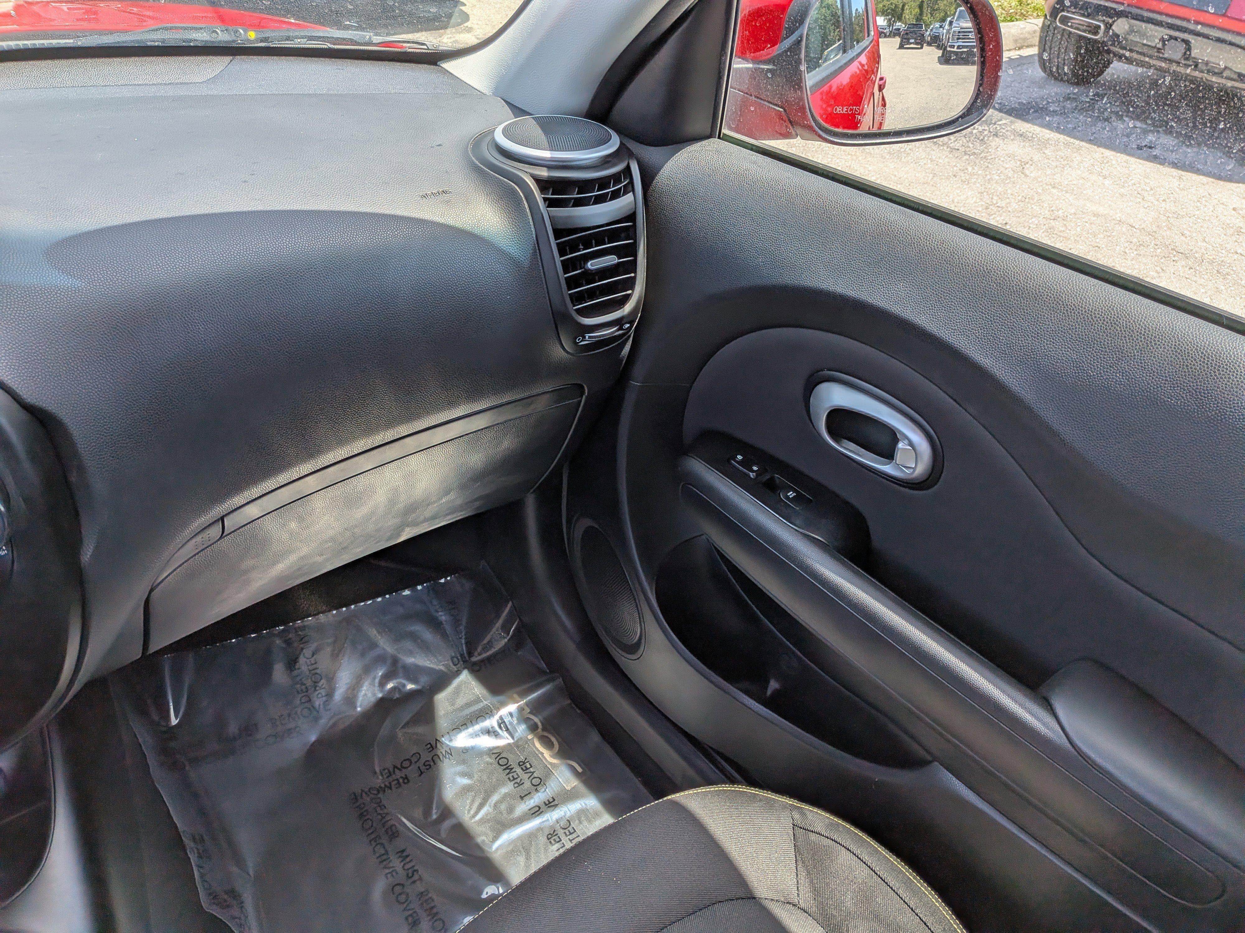Used 2015 Kia Soul + FWD image 17
