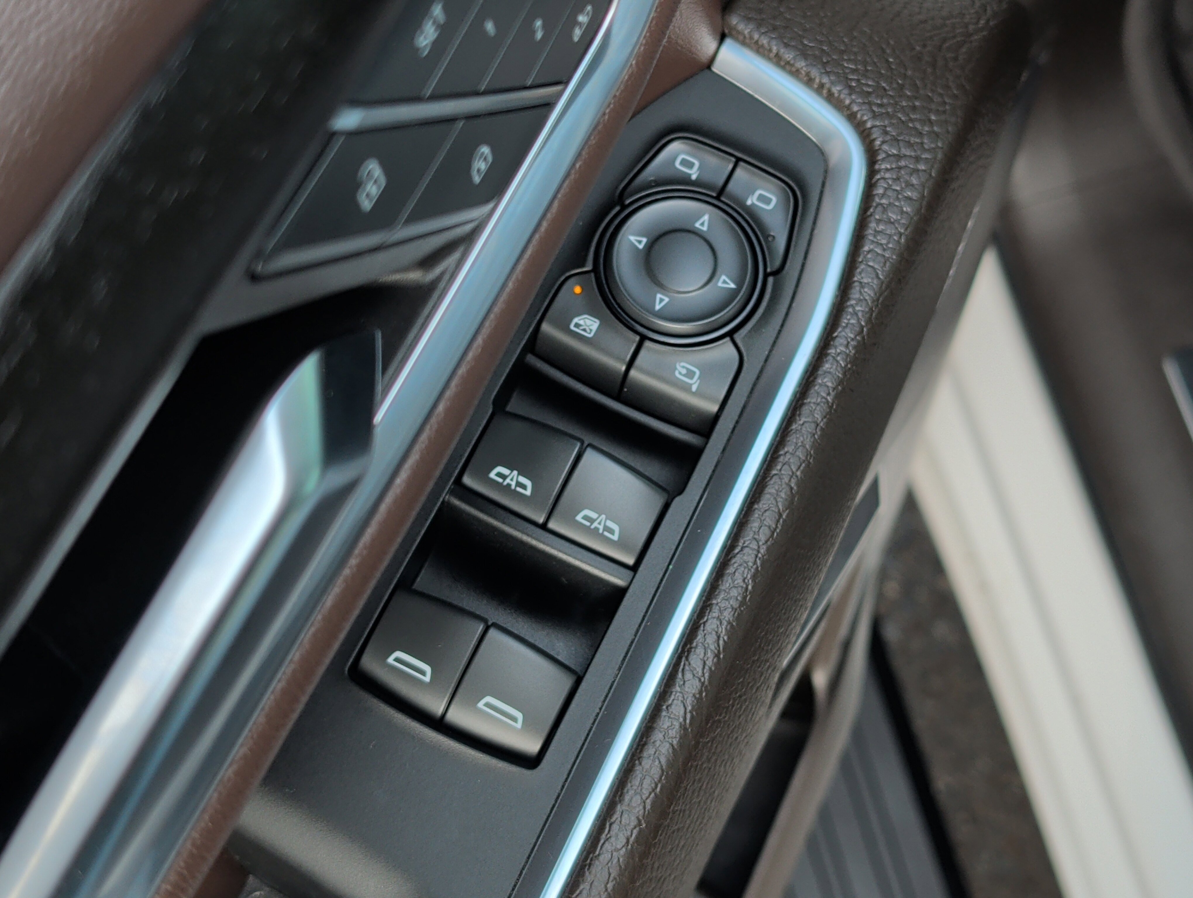 Used 2024 GMC Sierra 1500 Denali RWD image 9