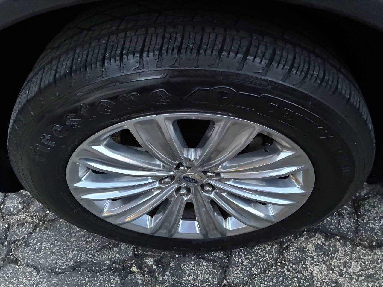 Used 2020 Ford Explorer Limited image 21