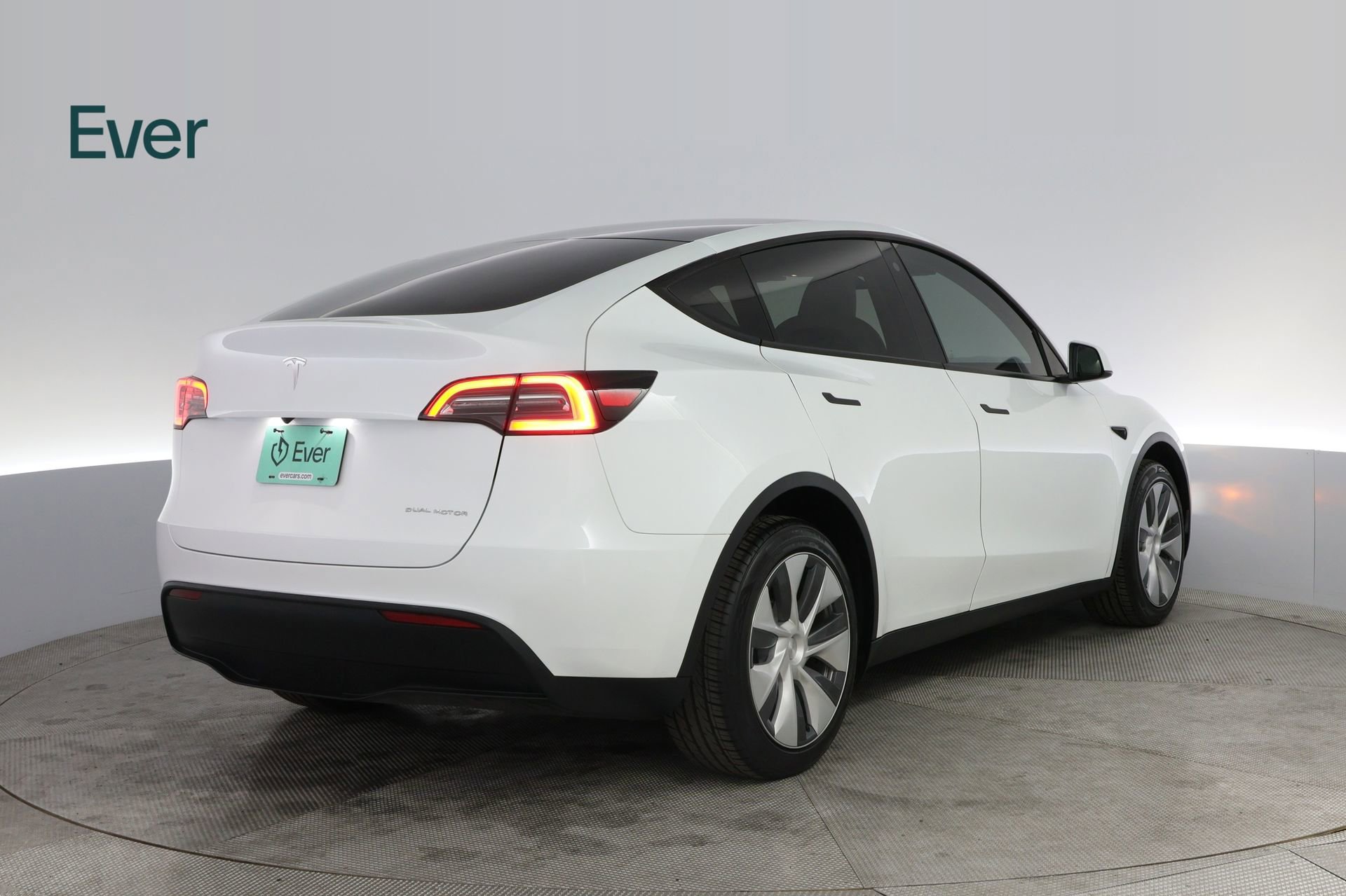Used 2023 Tesla Model Y Long Range image 3