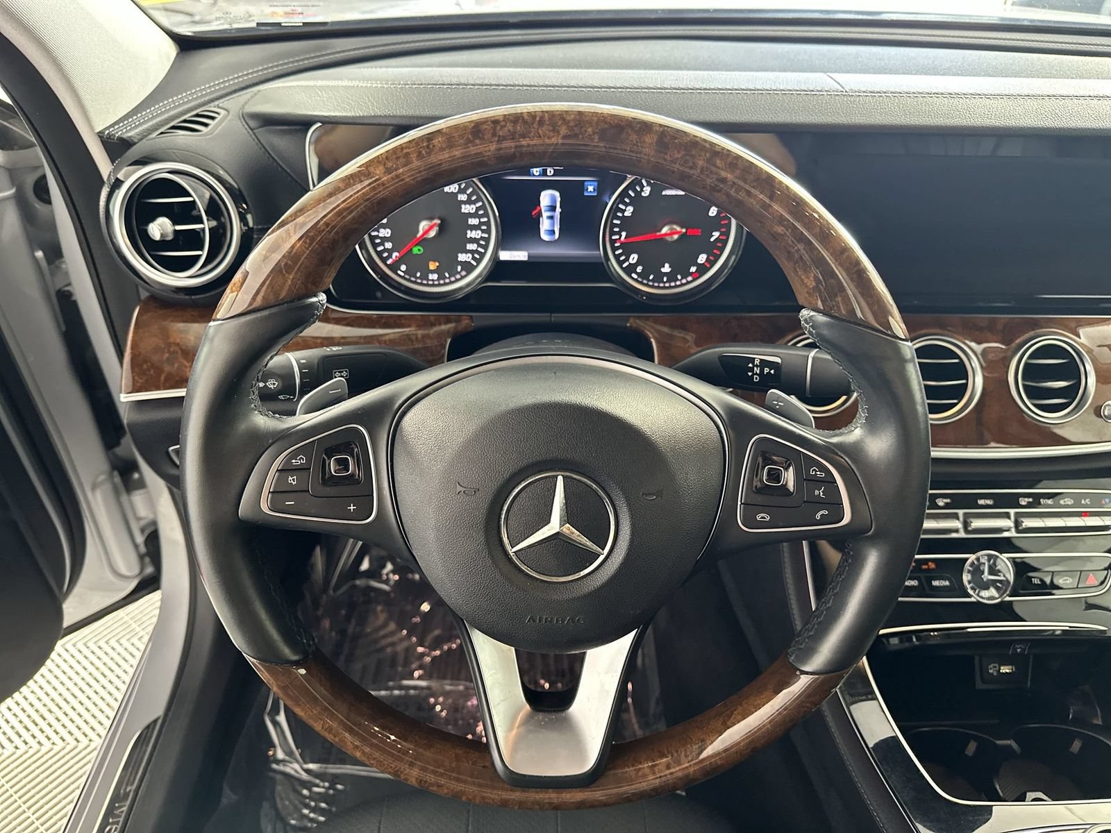 Used 2018 Mercedes-Benz E 300 4MATIC w/ Premium 2 Package (Q02) image 14