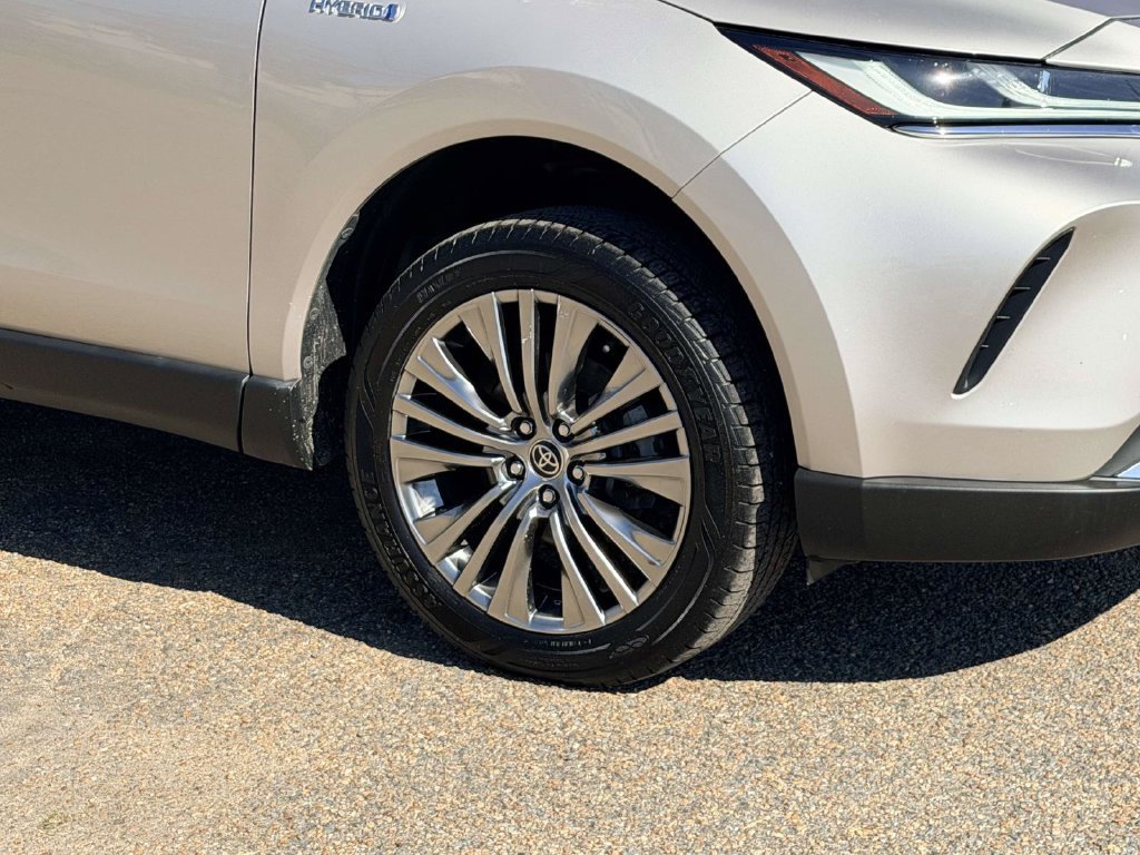 Certified 2021 Toyota Venza XLE w/ Softex Package AWD/4WD image 26