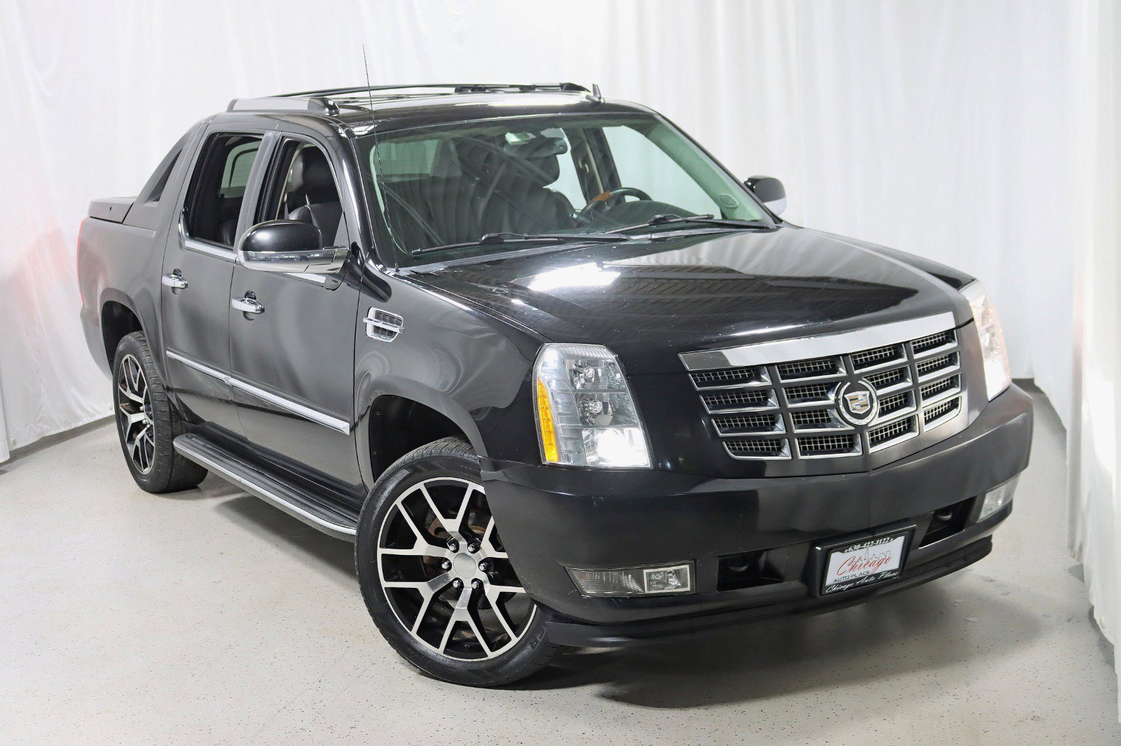 Used 2011 Cadillac Escalade EXT AWD/4WD image 6