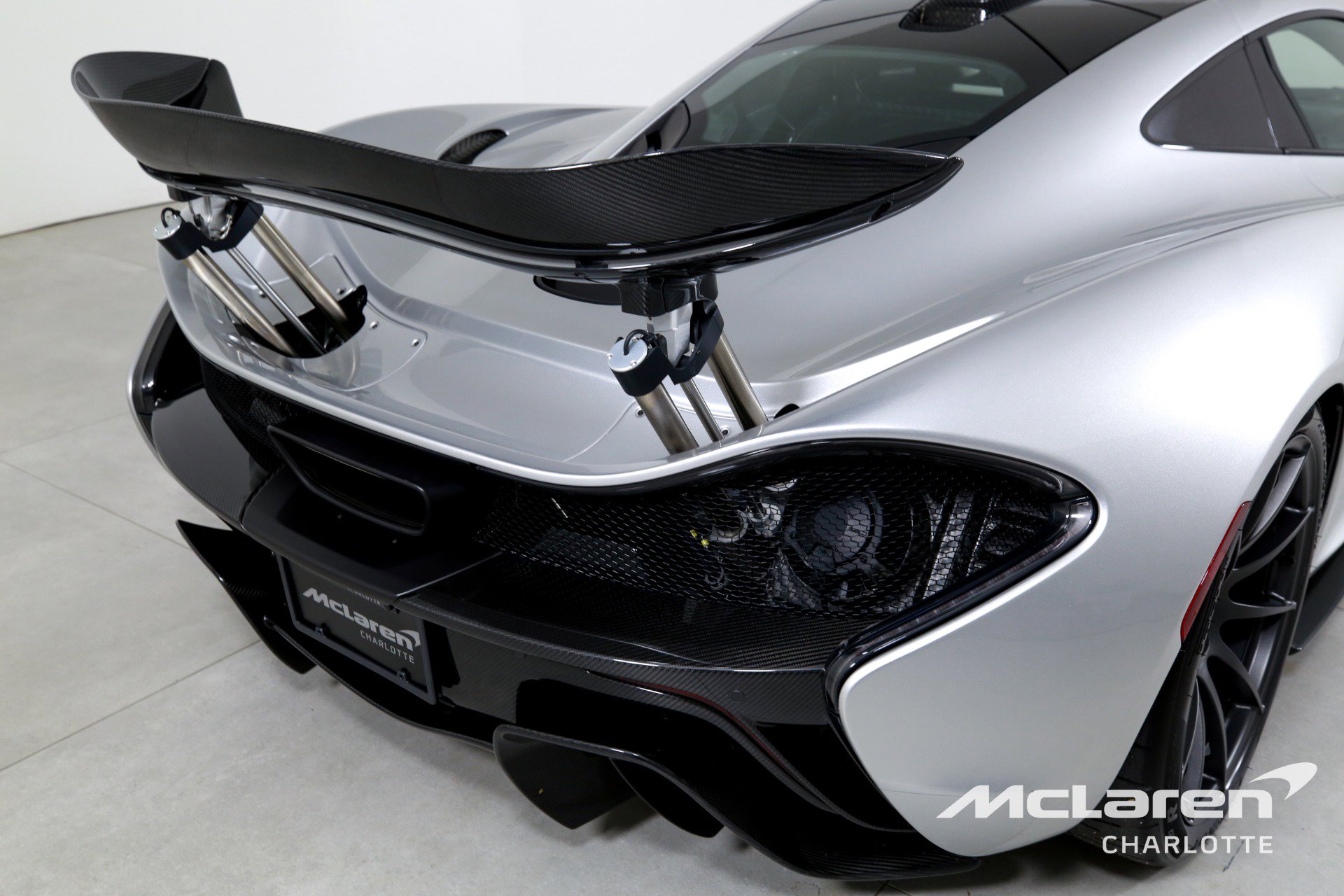 Used 2015 McLaren P1 image 38
