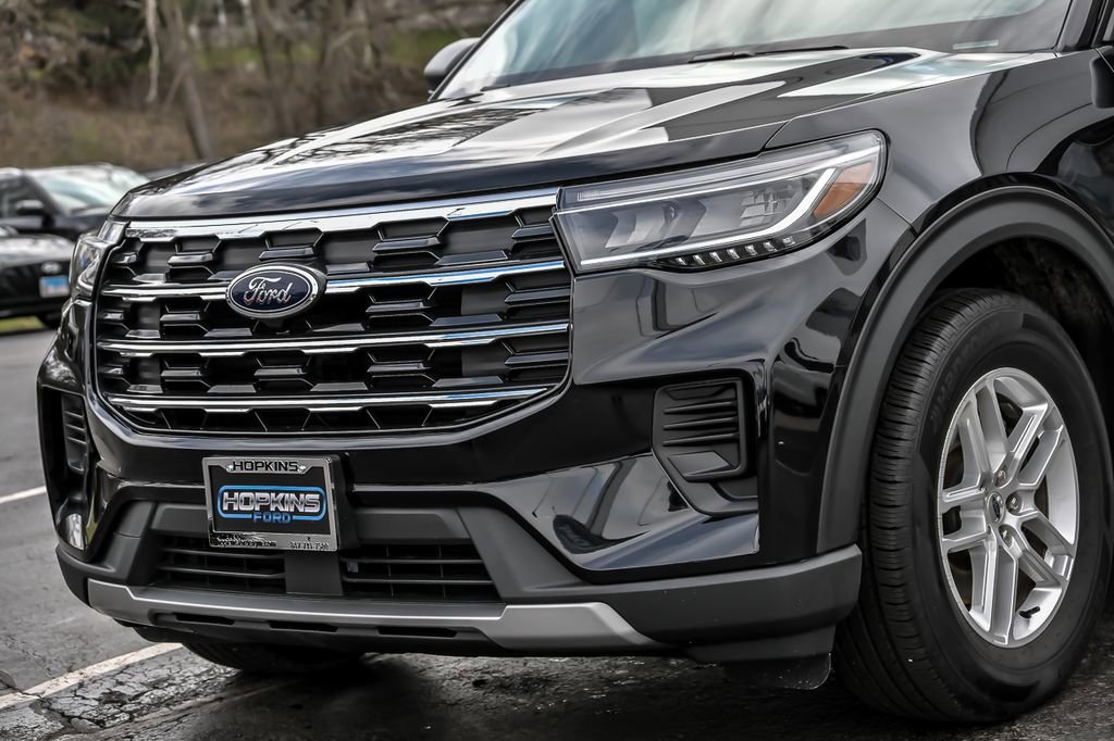 Used 2025 Ford Explorer Active image 6