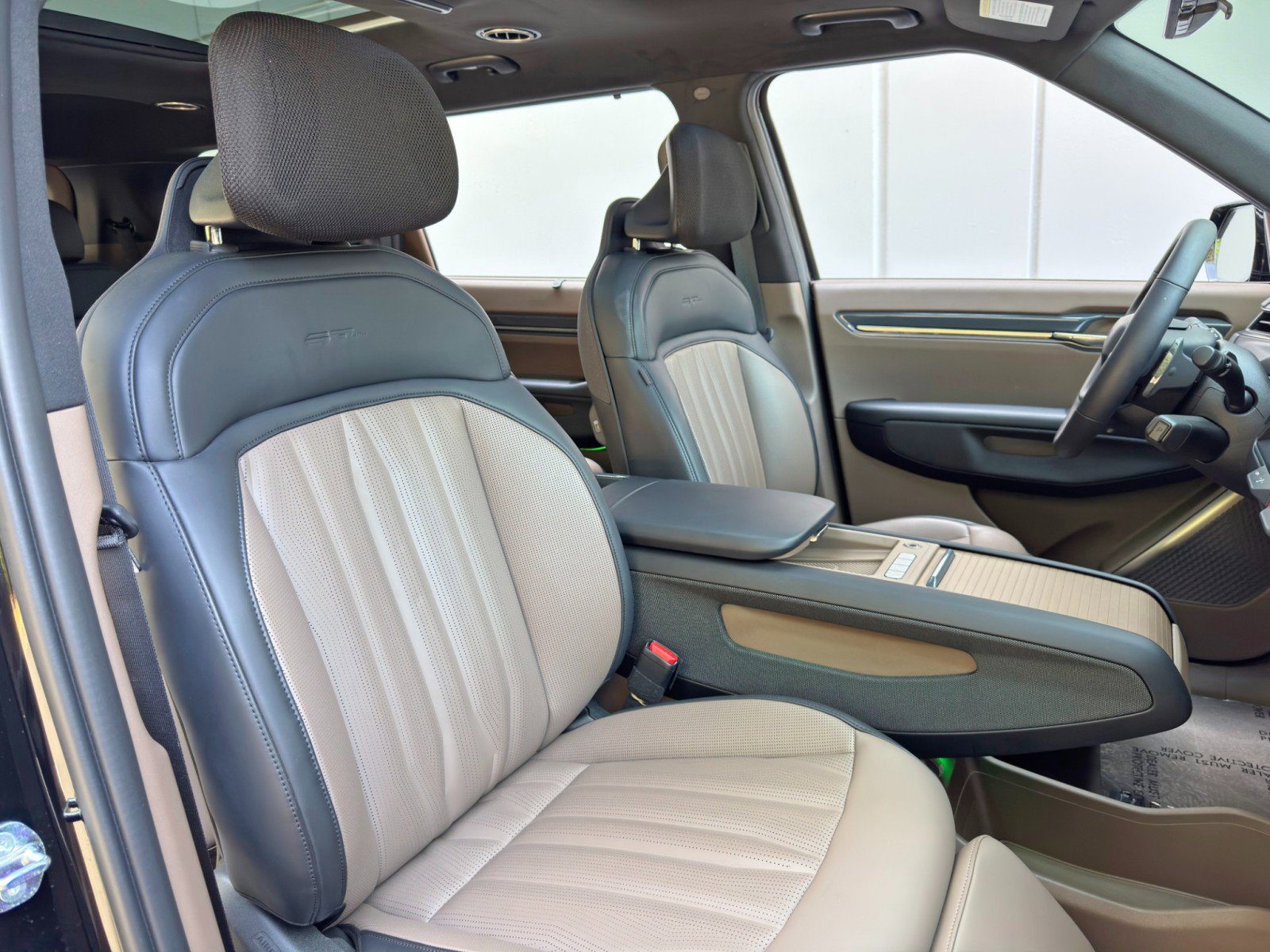 Used 2025 Kia EV9 GT-Line AWD/4WD image 39