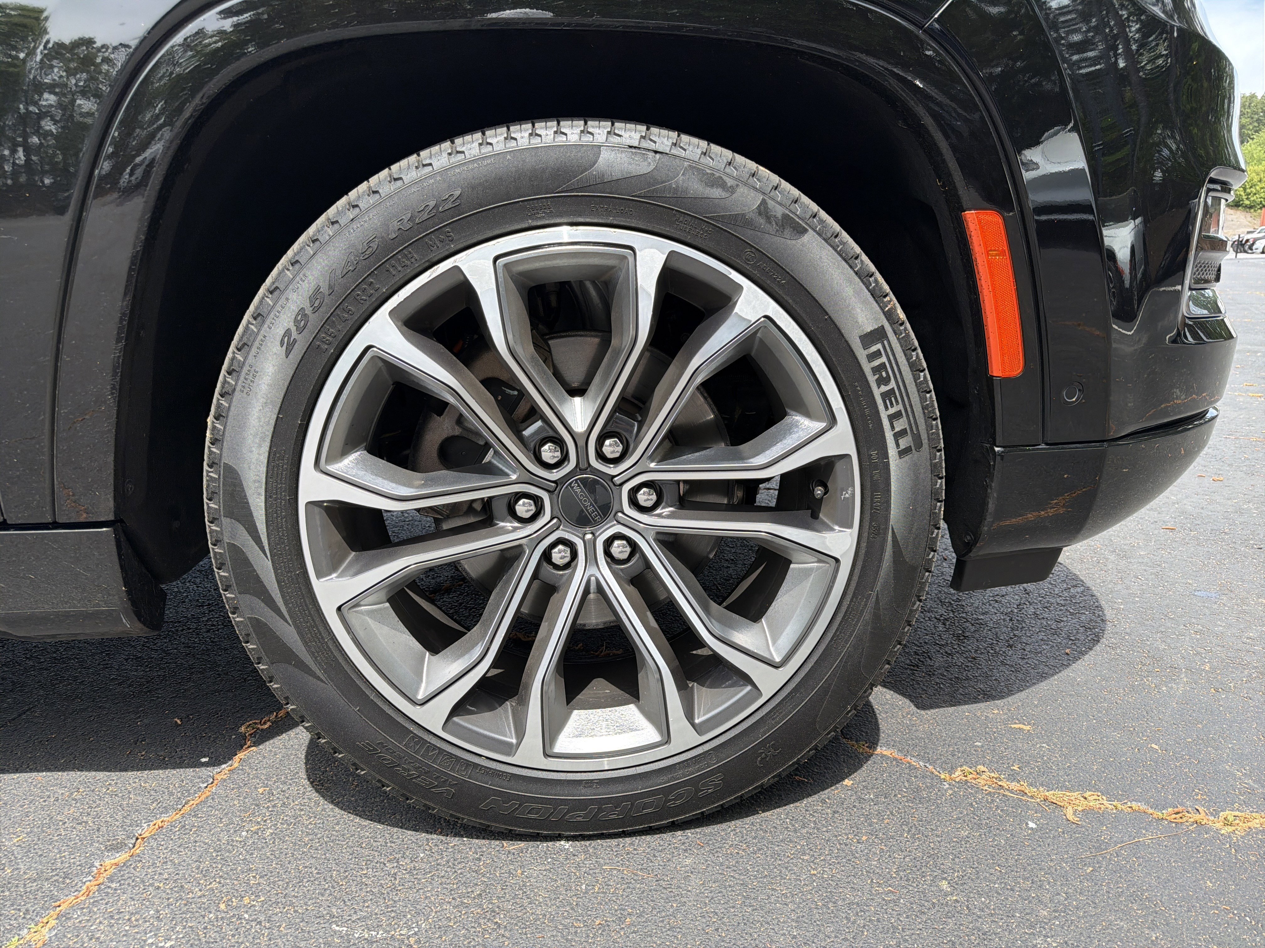 Used 2025 Jeep Grand Wagoneer Series III w/ Rear Seat Video Group 1 image 14