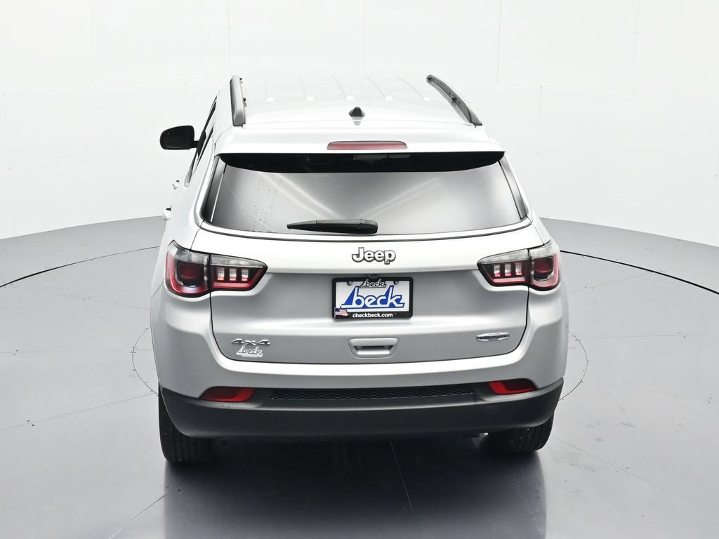 Used 2024 Jeep Compass Latitude AWD/4WD image 32
