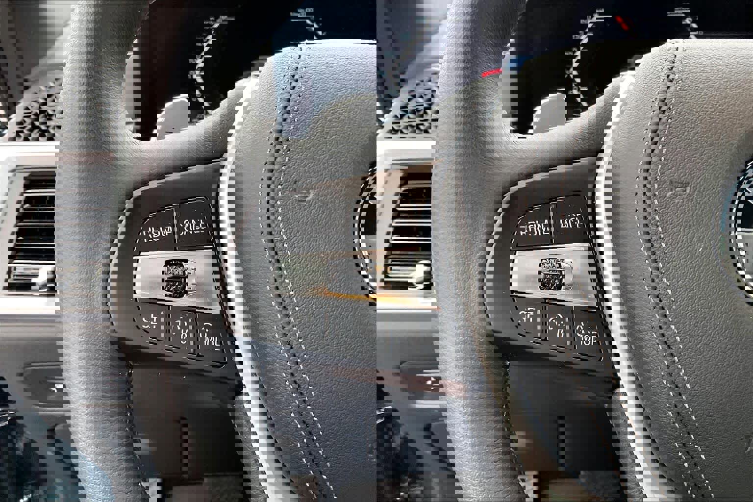 Used 2025 BMW X5 xDrive40i w/ Parking Assistance Package image 17