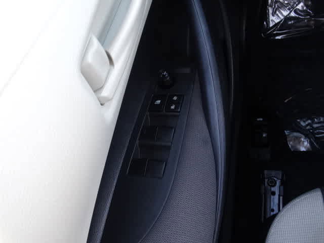 Used 2025 Toyota Corolla LE image 38