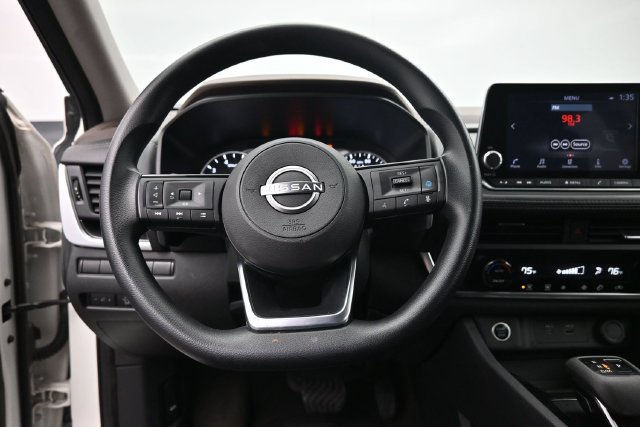 Used 2023 Nissan Rogue SV FWD image 15