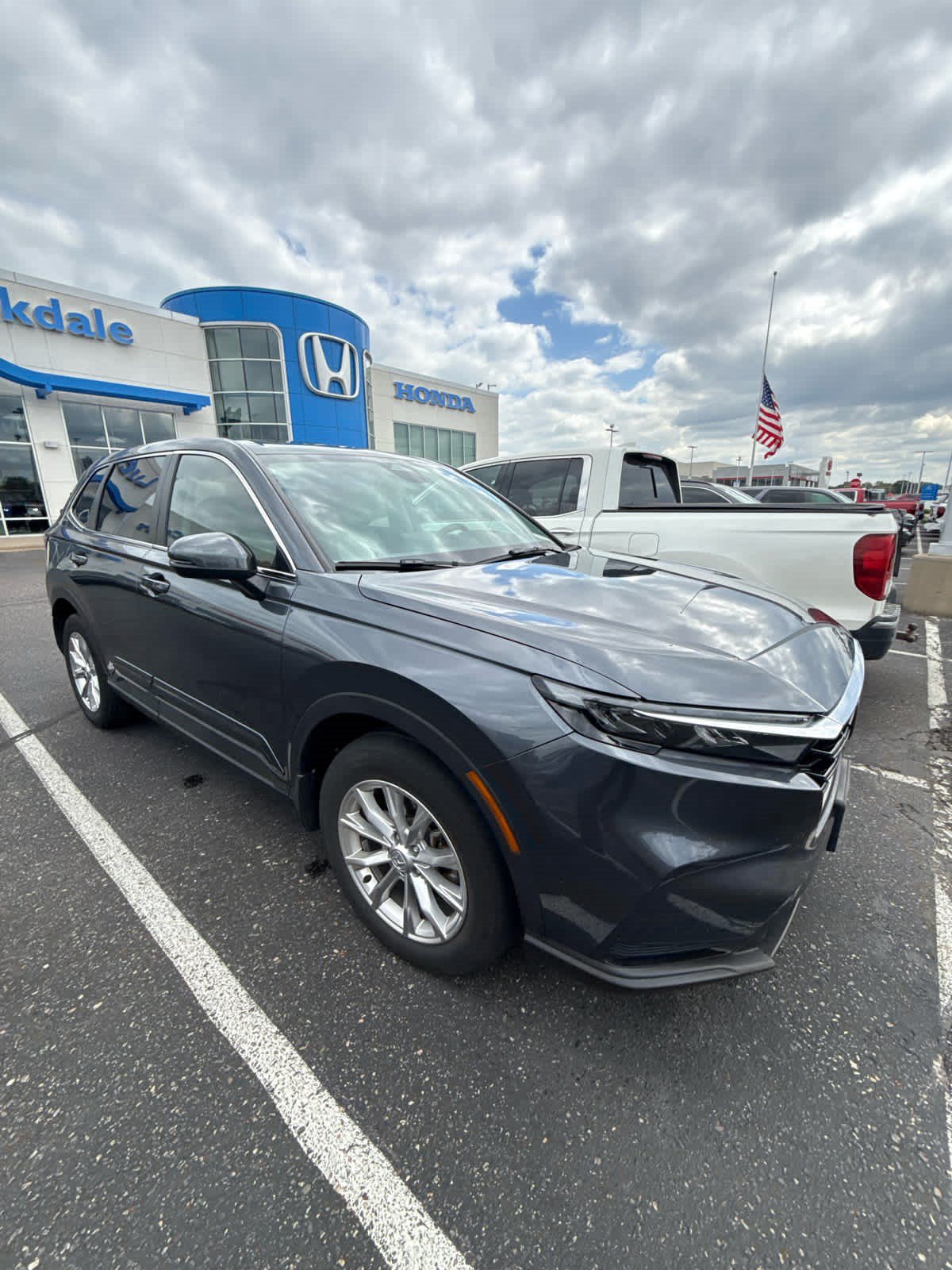 Used 2024 Honda CR-V EX image 3