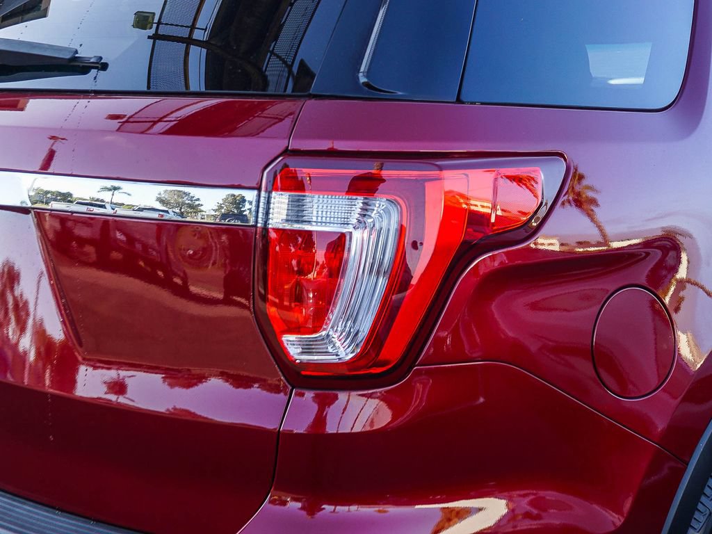 Used 2018 Ford Explorer XLT FWD image 8