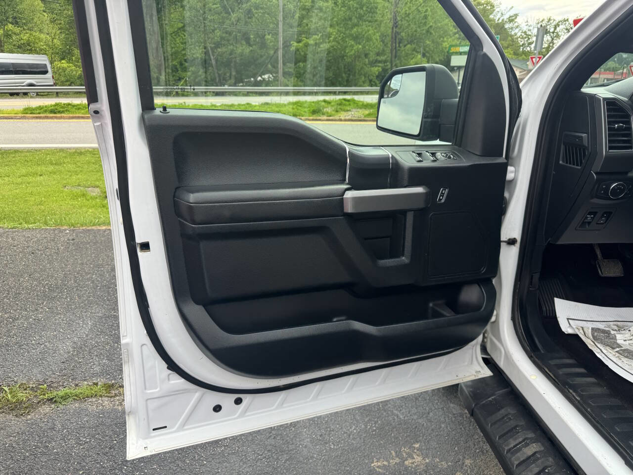 Used 2020 Ford F150 XLT w/ Equipment Group 302A Luxury image 10