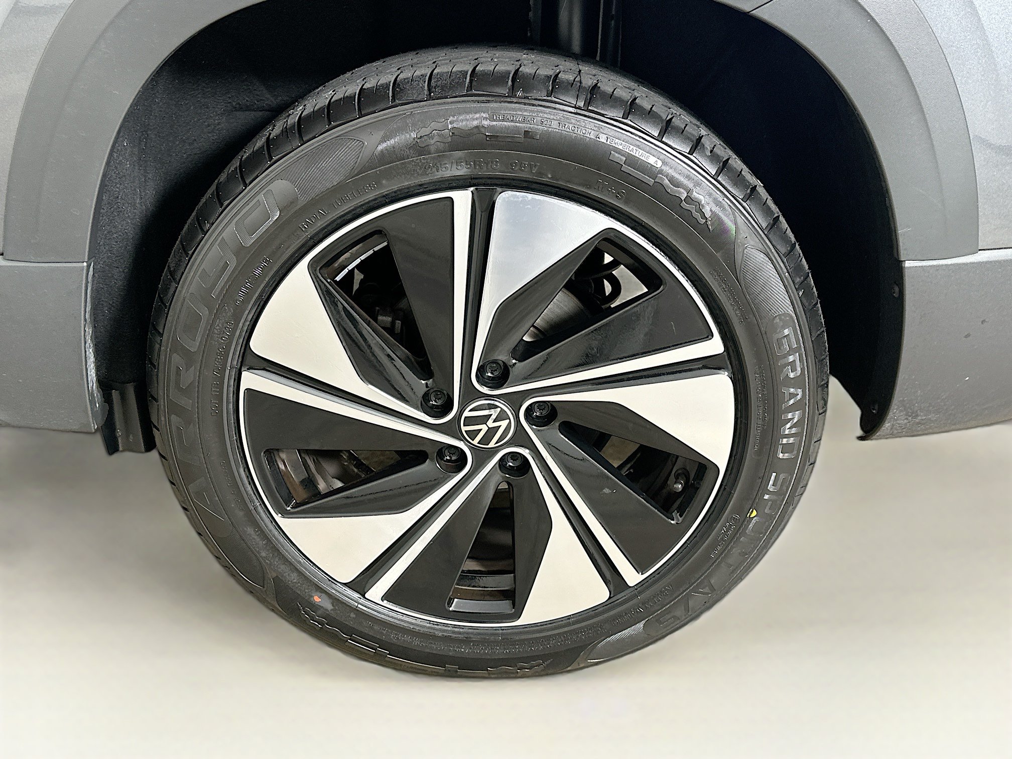 Used 2025 Volkswagen Taos SE AWD/4WD image 11