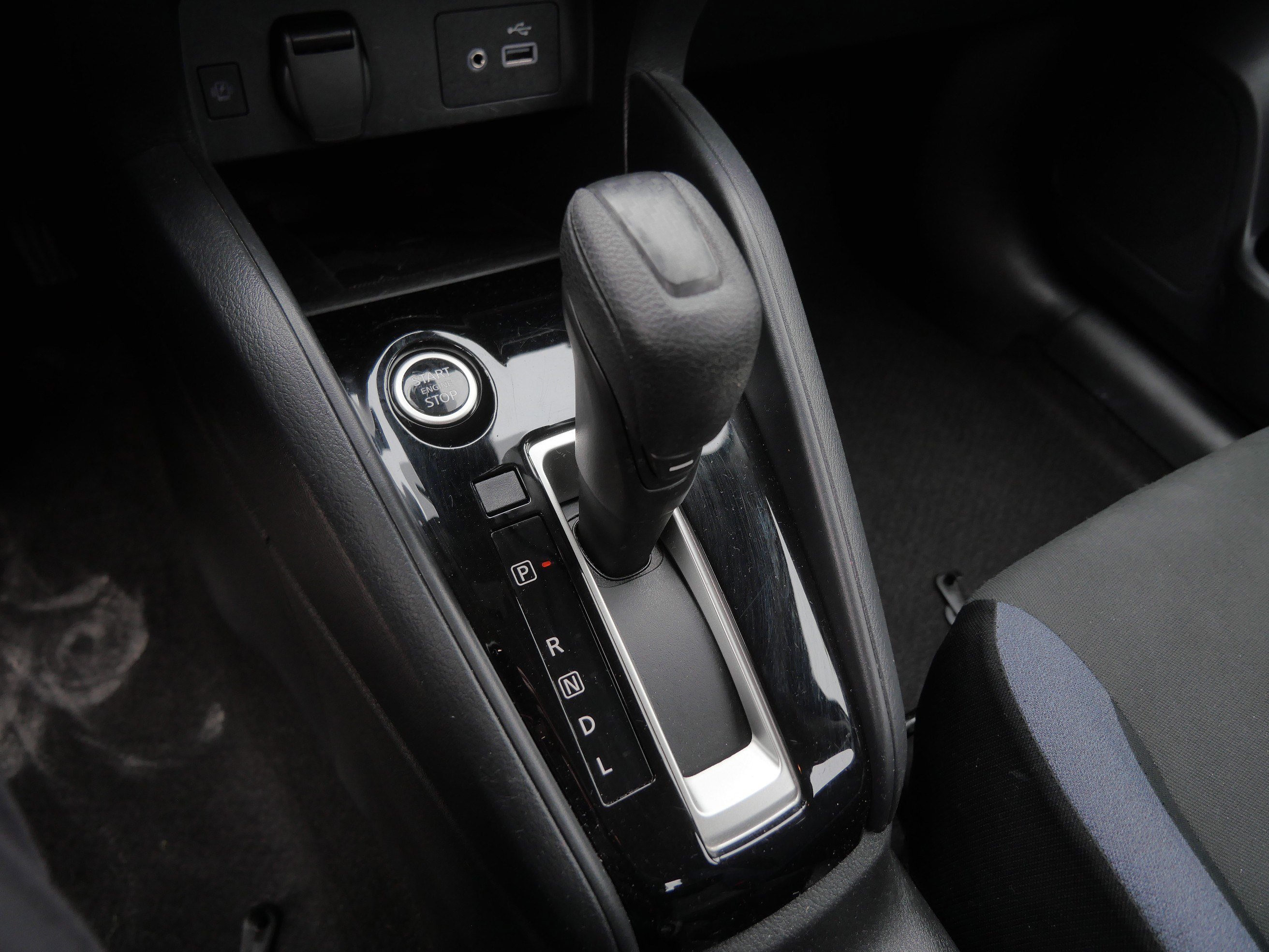 Used 2025 Nissan Versa SV FWD image 24