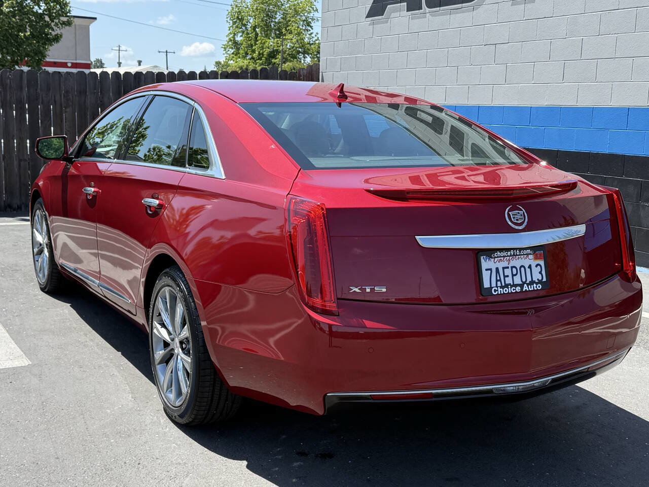 Used 2013 Cadillac XTS FWD image 3