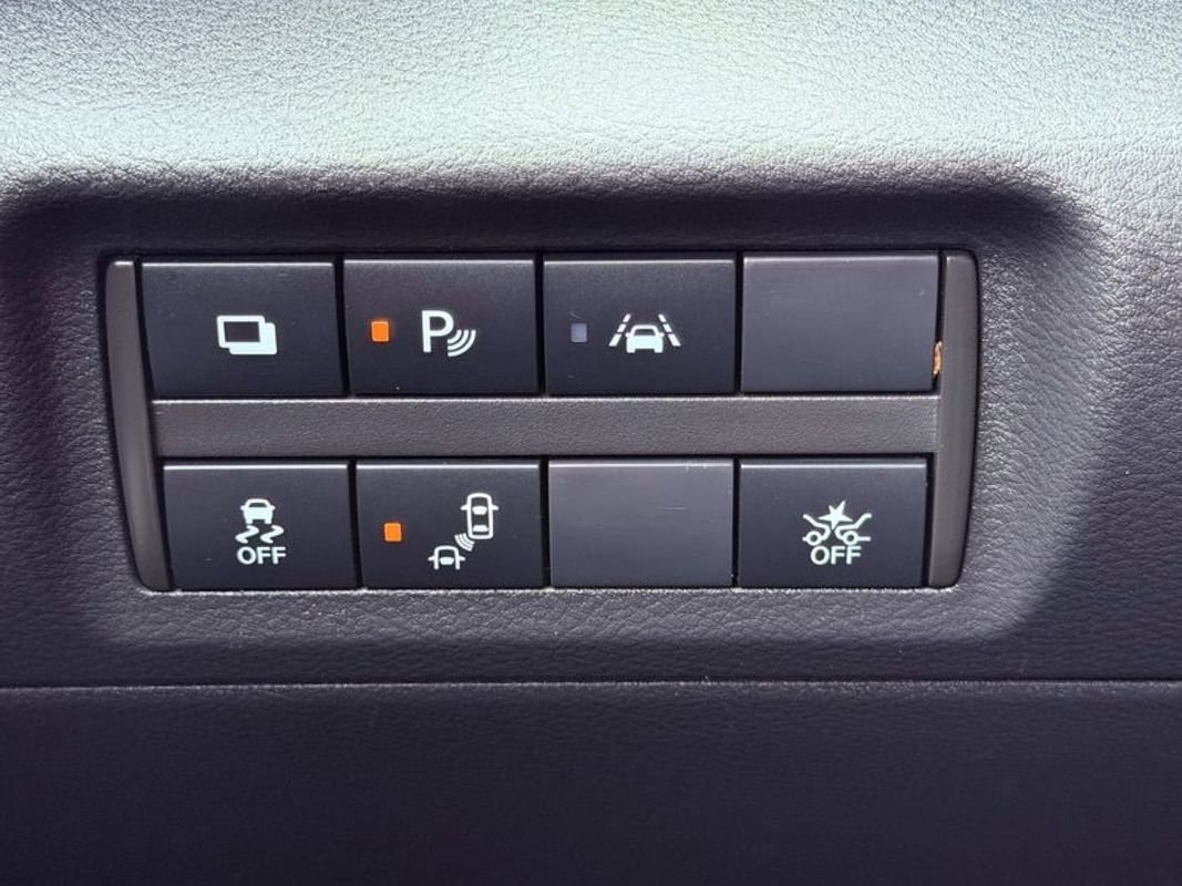 Used 2021 Nissan Kicks S image 23