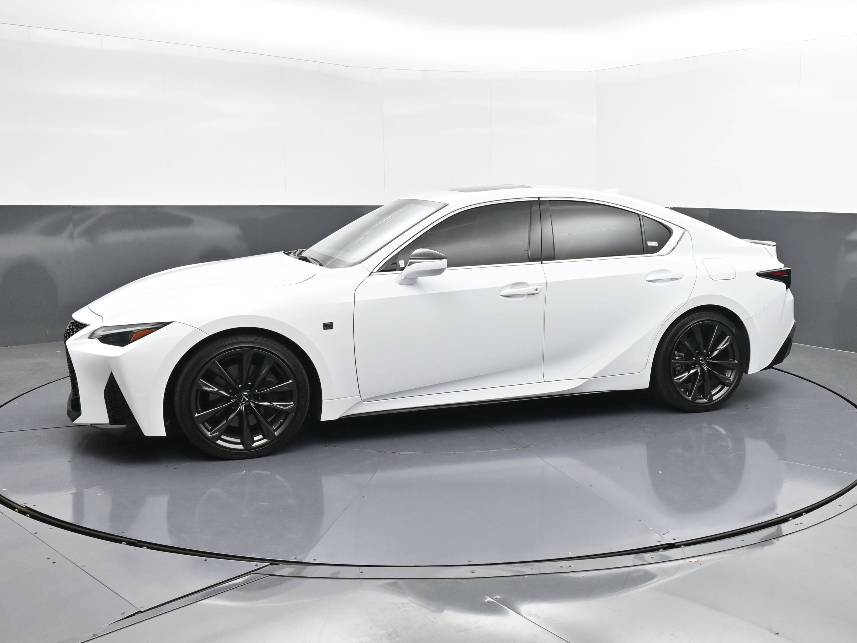 Used 2024 Lexus IS 350 F Sport RWD image 5