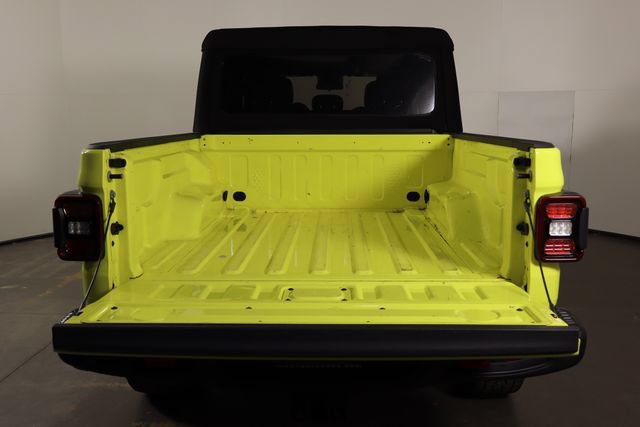 Used 2024 Jeep Gladiator Rubicon AWD/4WD image 16