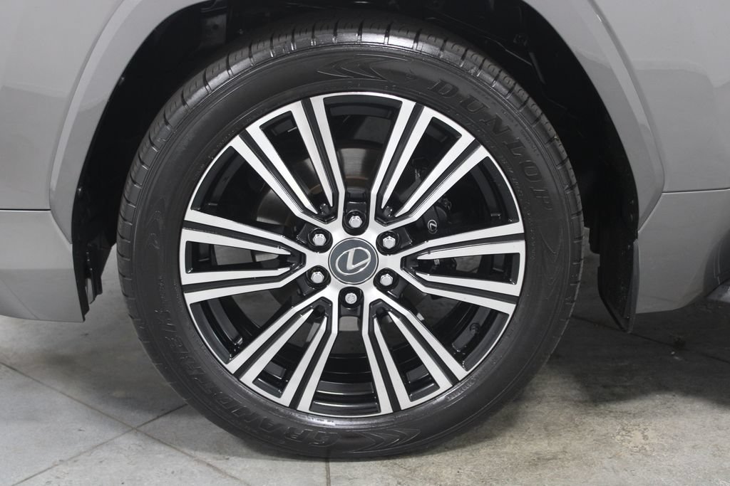 Used 2024 Lexus LX 600 4WD w/ Luxury Package image 19
