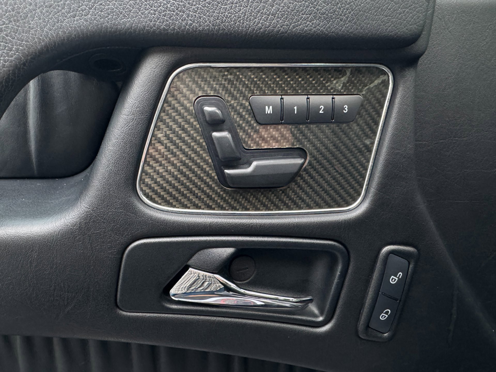 Used 2013 Mercedes-Benz G 63 AMG 4MATIC image 35