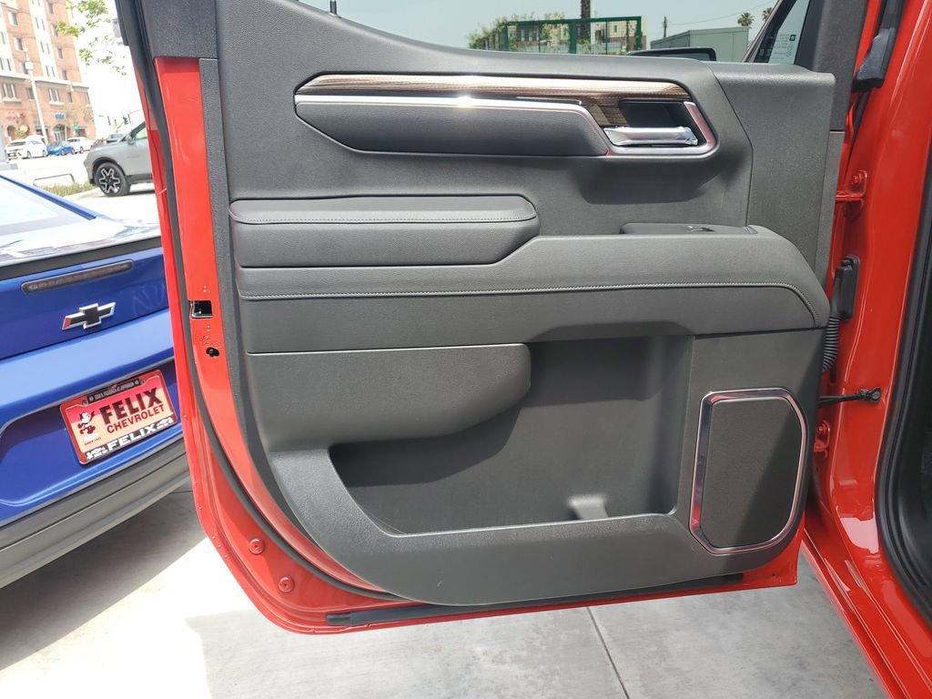 Used 2025 Chevrolet Silverado 1500 LT w/ Convenience Package II RWD image 15