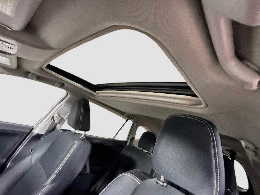 Used 2015 Toyota RAV4 XLE AWD/4WD image 10