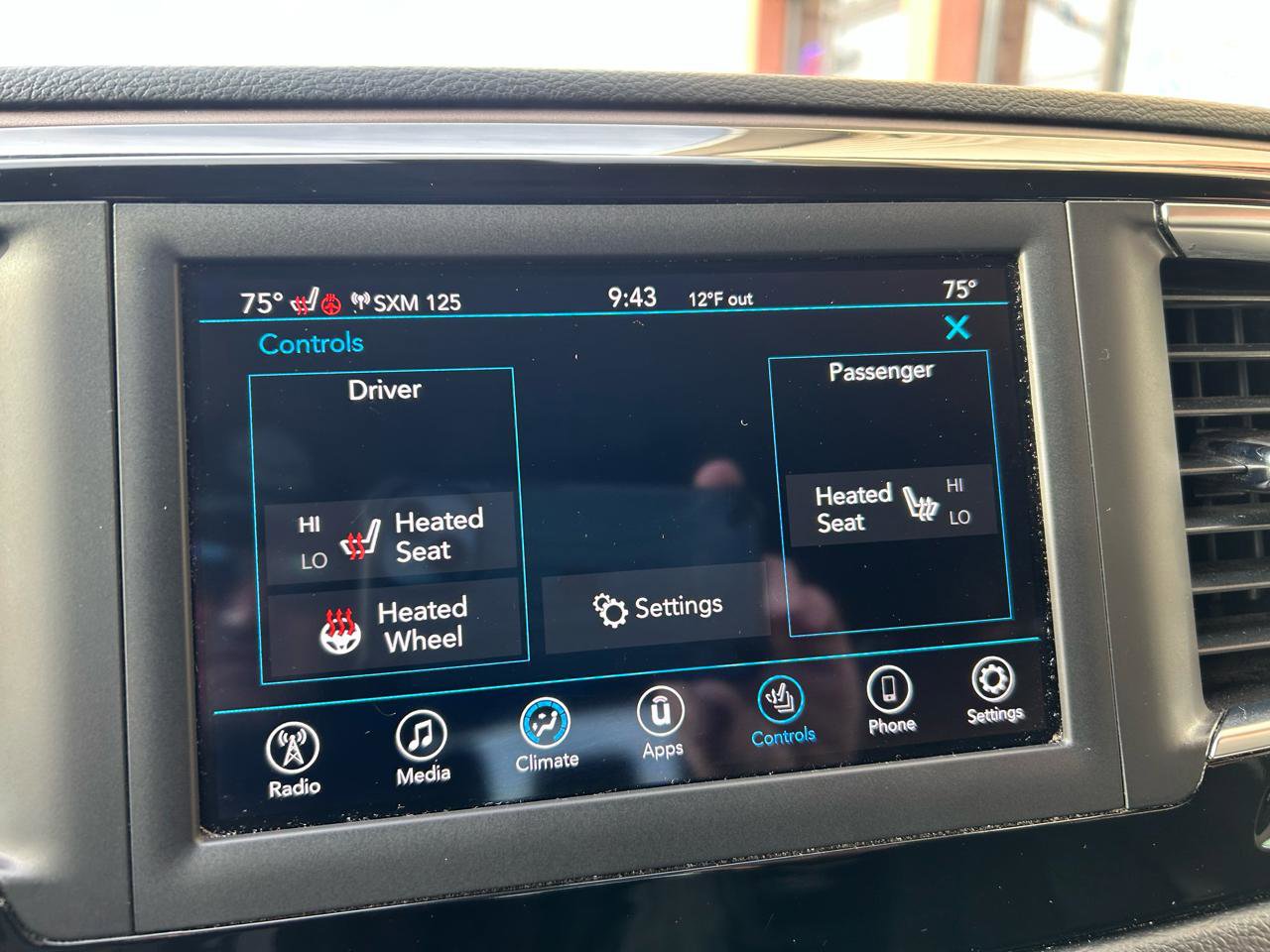 Used 2019 Chrysler Pacifica Touring Plus w/ Tire & Wheel Group image 15