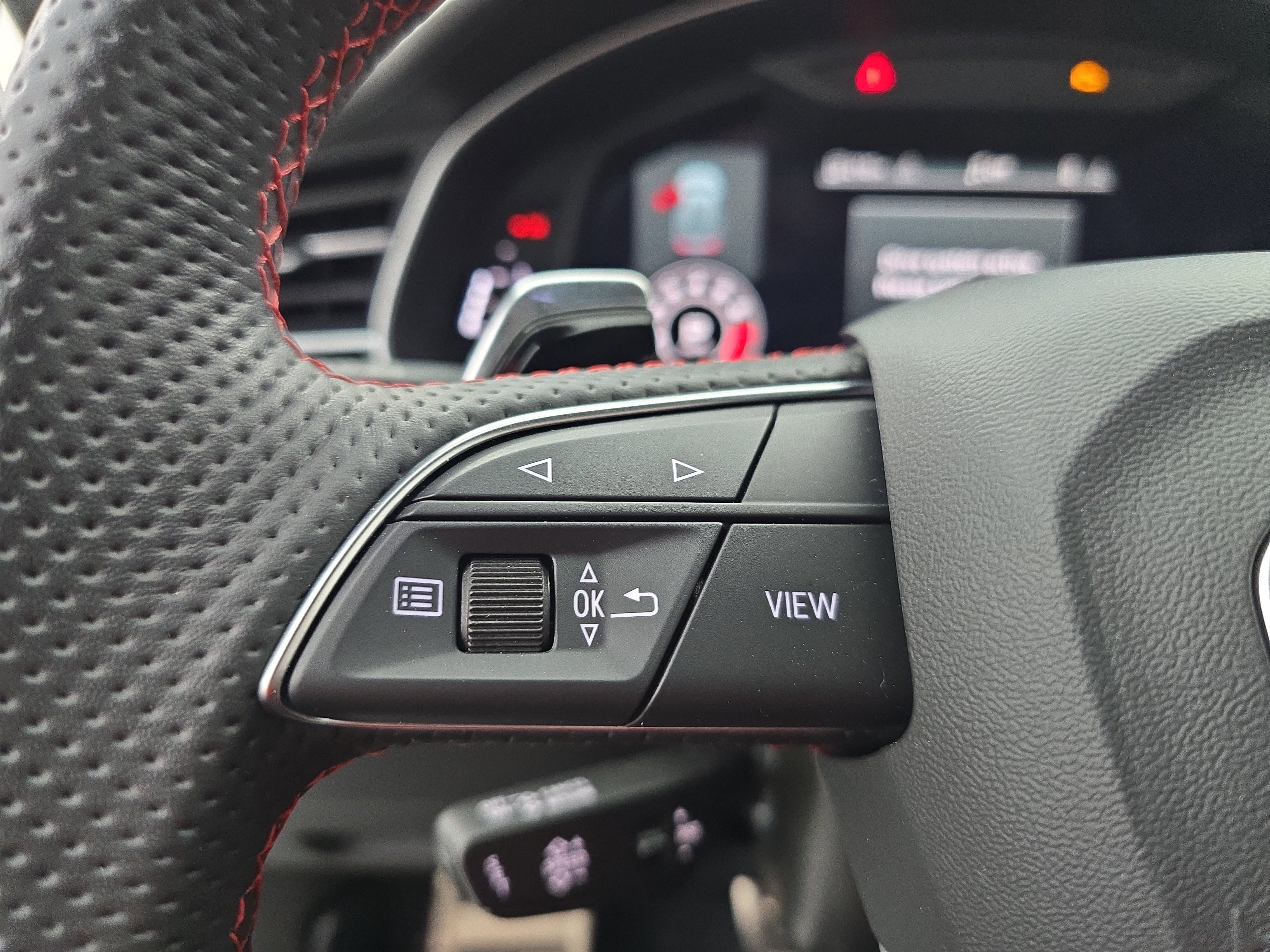 Used 2023 Audi RS Q8 image 17