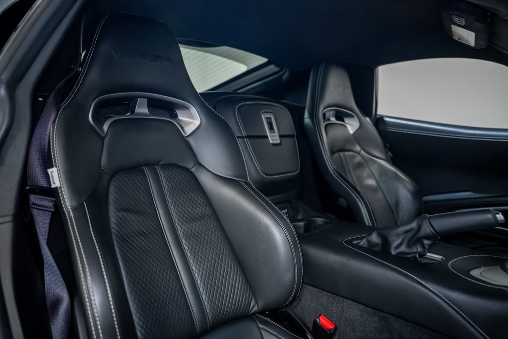 Used 2013 SRT Viper GTS w/ GTS Laguna Interior Pkg image 35