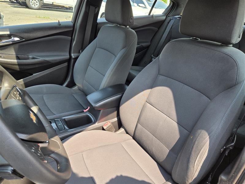 Used 2018 Chevrolet Cruze LT w/ Convenience Package image 22