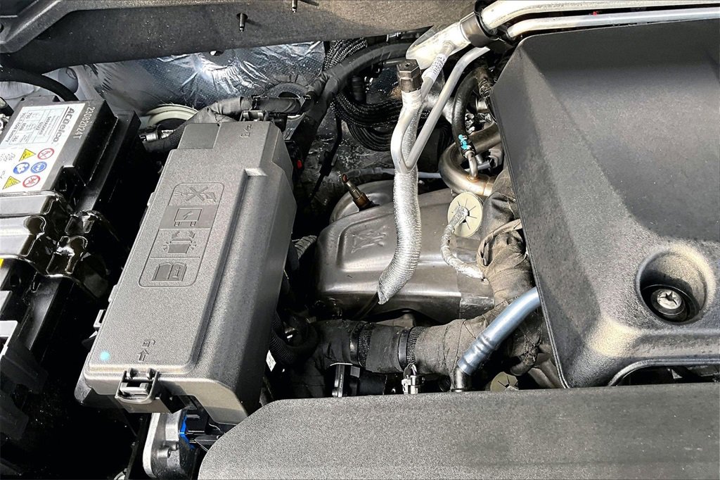 Used 2024 Chevrolet Colorado ZR2 w/ ZR2 Convenience Package III image 35