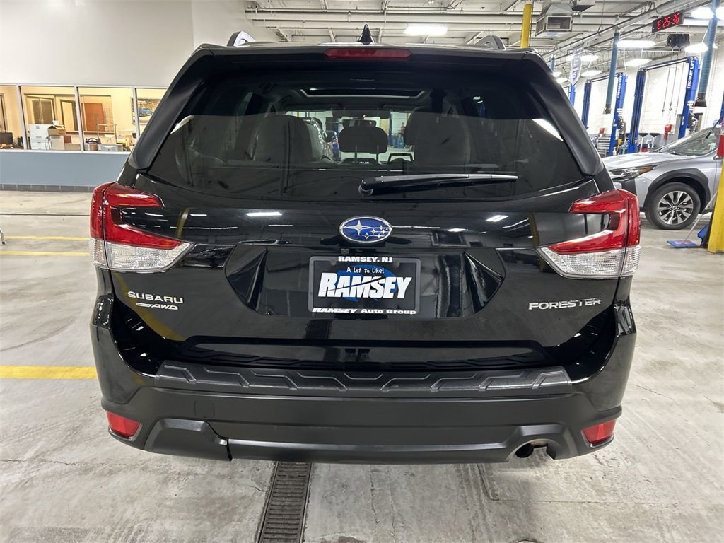 Used 2021 Subaru Forester Premium image 7