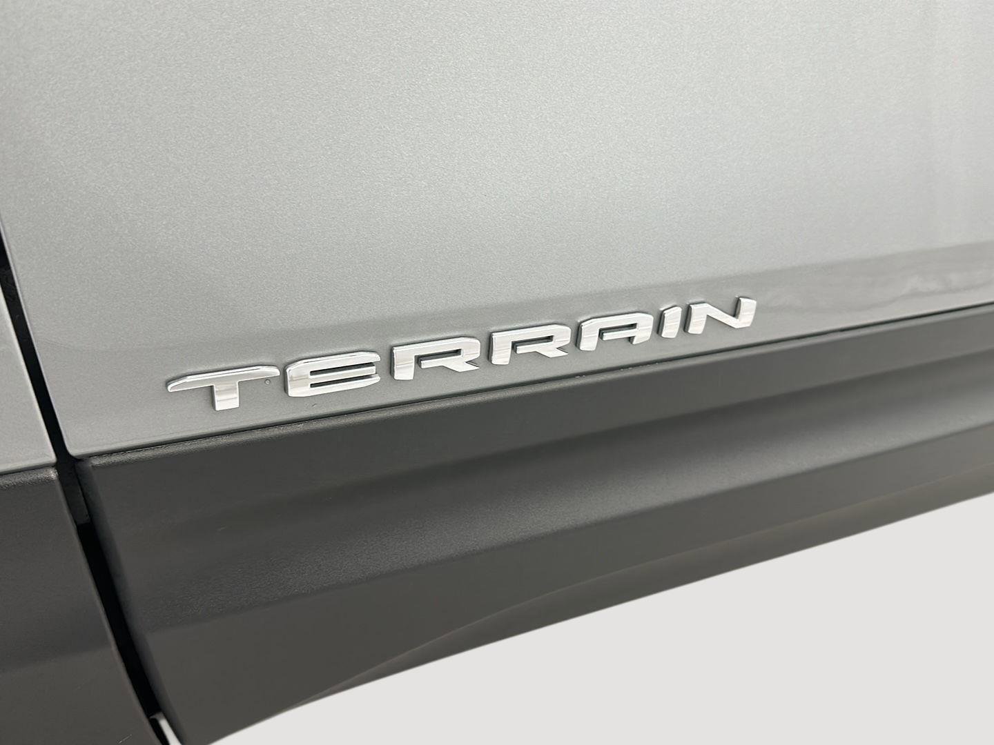 Used 2024 GMC Terrain SLT w/ Infotainment Package II image 22