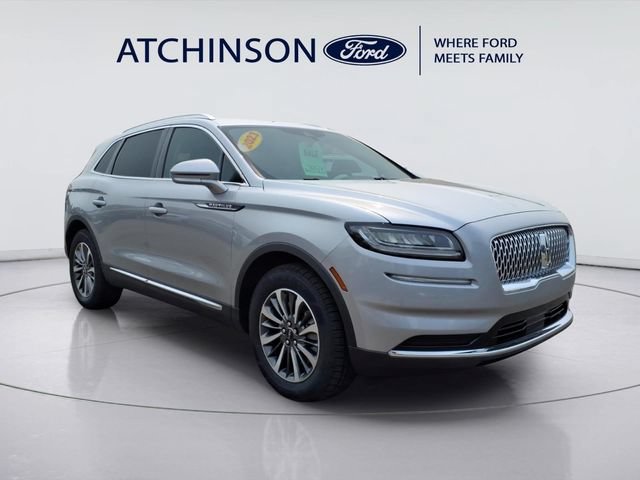 Used 2023 Lincoln Nautilus FWD image 3
