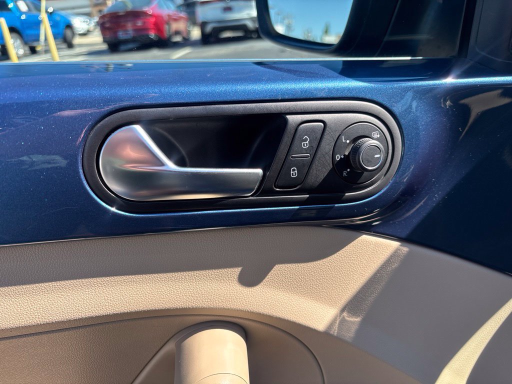 Used 2019 Volkswagen Beetle 2.0T SE FWD image 14