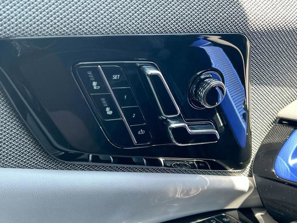 Used 2026 Cadillac Optiq Luxury 1 image 25